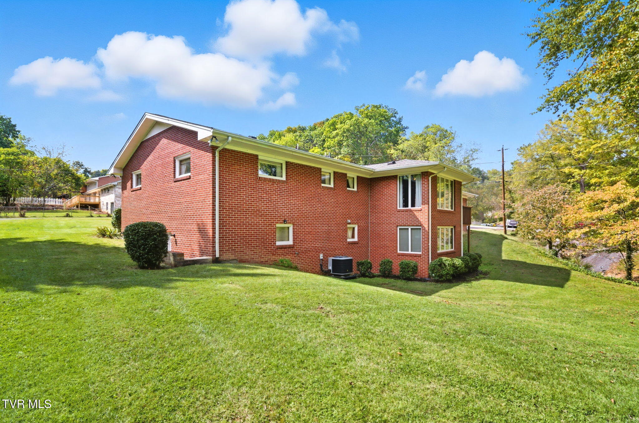 4001 Leaning Pine Road Kingsport, TN 37660 - Photo 34 of 45 32-web-or-mls-DZ3A5309