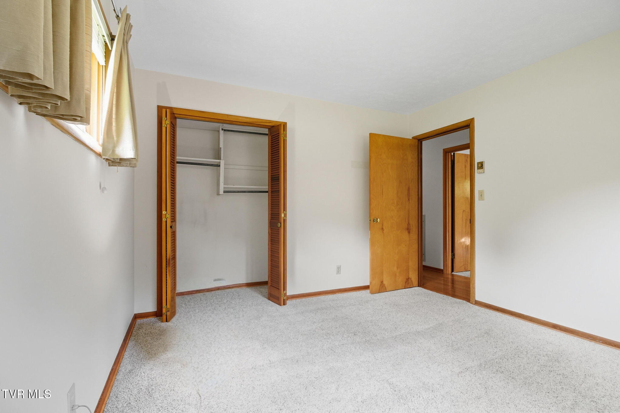4001 Leaning Pine Road Kingsport, TN 37660 - Photo 45 of 45 44-web-or-mls-DZ3A5257_autoremove_624413