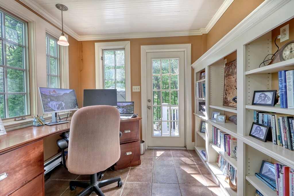 26 Standish Road Melrose, MA 02176 - Photo 11 of 36