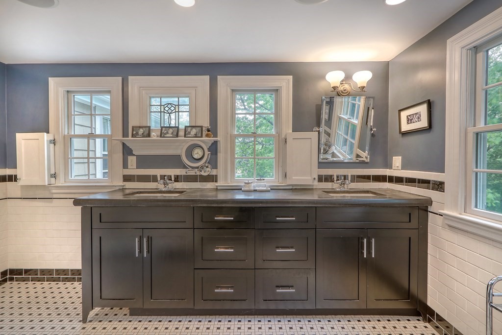 26 Standish Road Melrose, MA 02176 - Photo 17 of 36