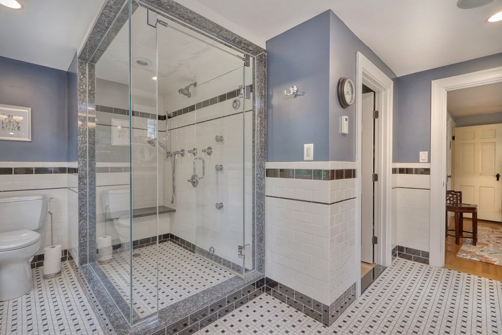 26 Standish Road Melrose, MA 02176 - Photo 18 of 36