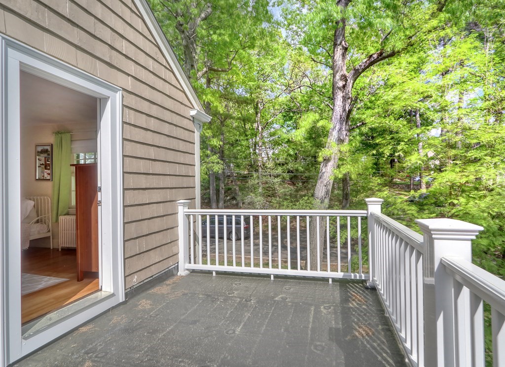 26 Standish Road Melrose, MA 02176 - Photo 23 of 36