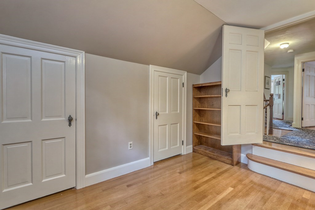 26 Standish Road Melrose, MA 02176 - Photo 24 of 36