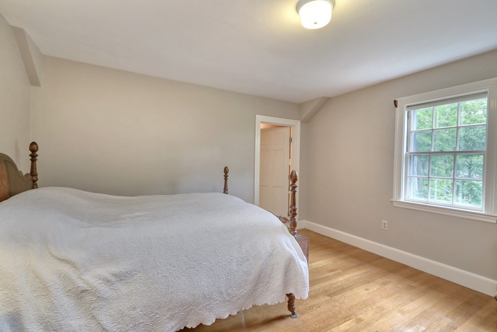 26 Standish Road Melrose, MA 02176 - Photo 25 of 36