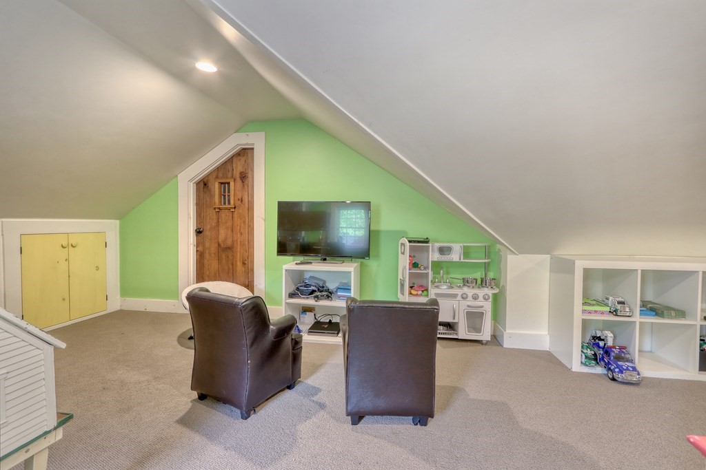 26 Standish Road Melrose, MA 02176 - Photo 28 of 36