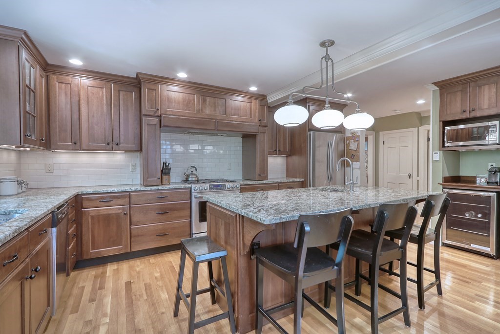 26 Standish Road Melrose, MA 02176 - Photo 6 of 36