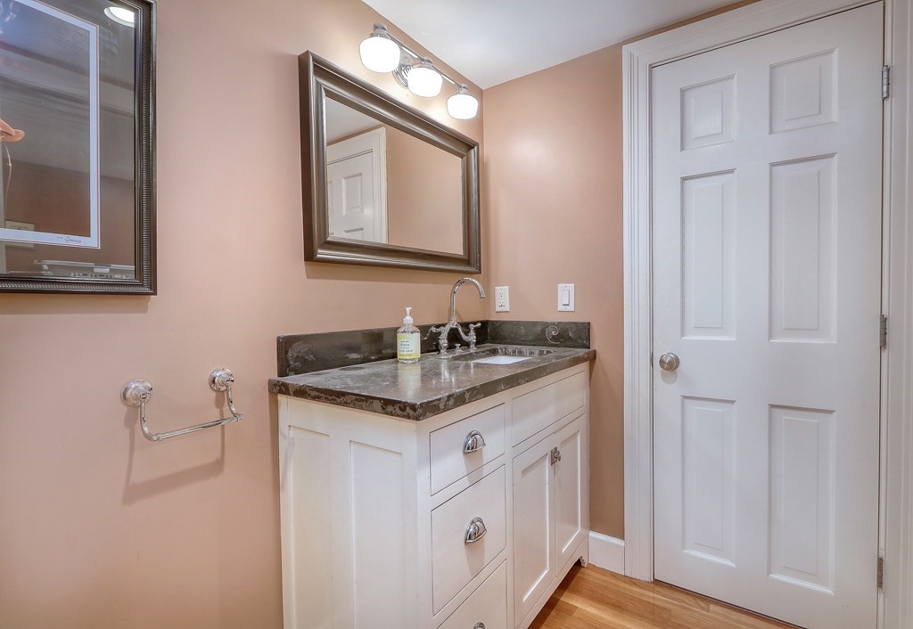 26 Standish Road Melrose, MA 02176 - Photo 9 of 36