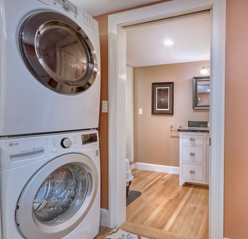 26 Standish Road Melrose, MA 02176 - Photo 10 of 36