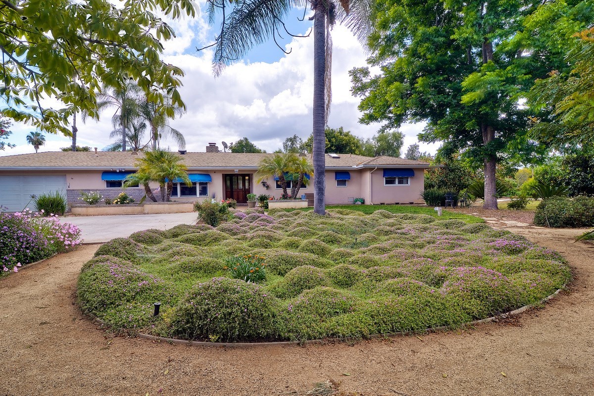1164 Rising Hill Way Escondido, CA 92029 - Photo 2 of 25