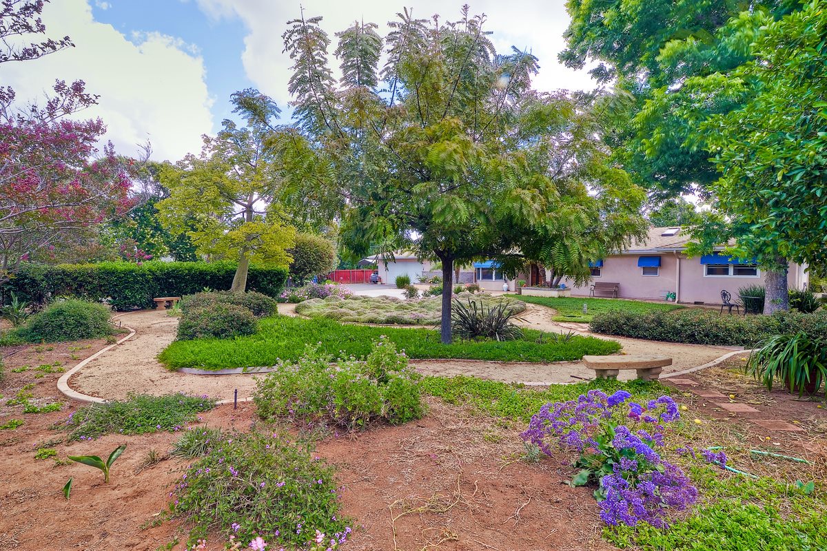 1164 Rising Hill Way Escondido, CA 92029 - Photo 3 of 25