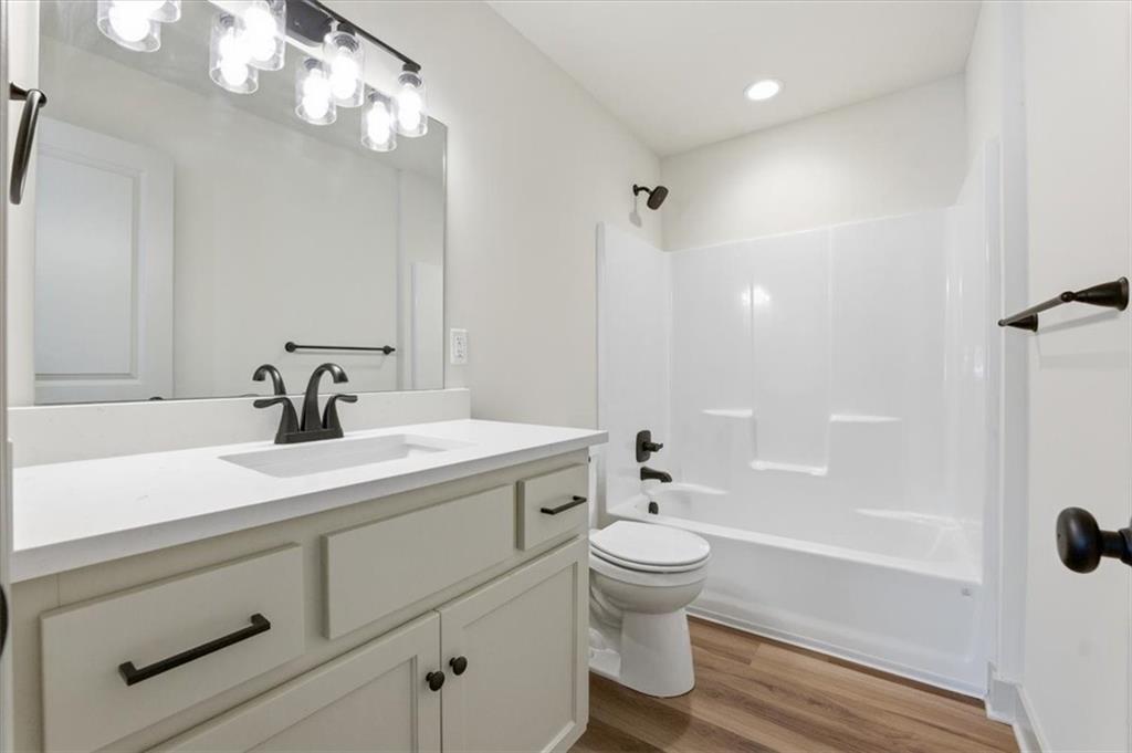 12709 Applewood Drive Grandview, MO 64030 - Photo 12 of 22