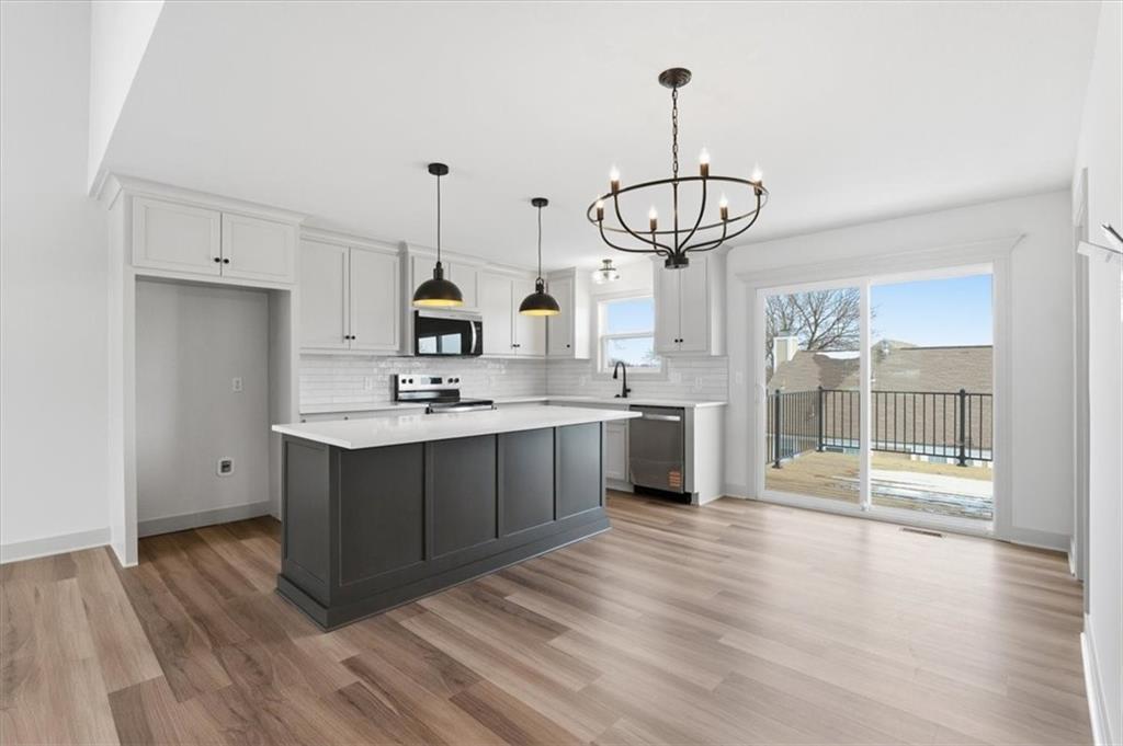 12709 Applewood Drive Grandview, MO 64030 - Photo 7 of 22