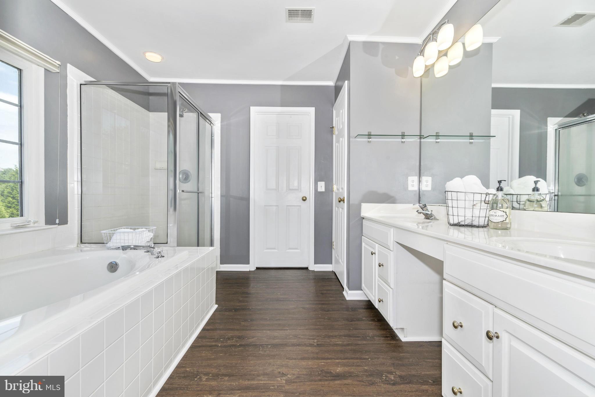 11248 Country Club Road New Market, MD 21774 - Photo 17 of 30 Bath (Master)