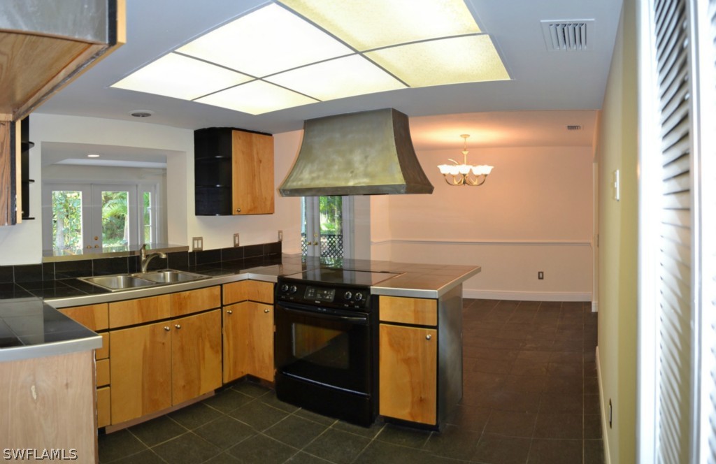 1620 South Mayfair Road Fort Myers, FL 33919 - Photo 7 of 20 Gallery Image 7
