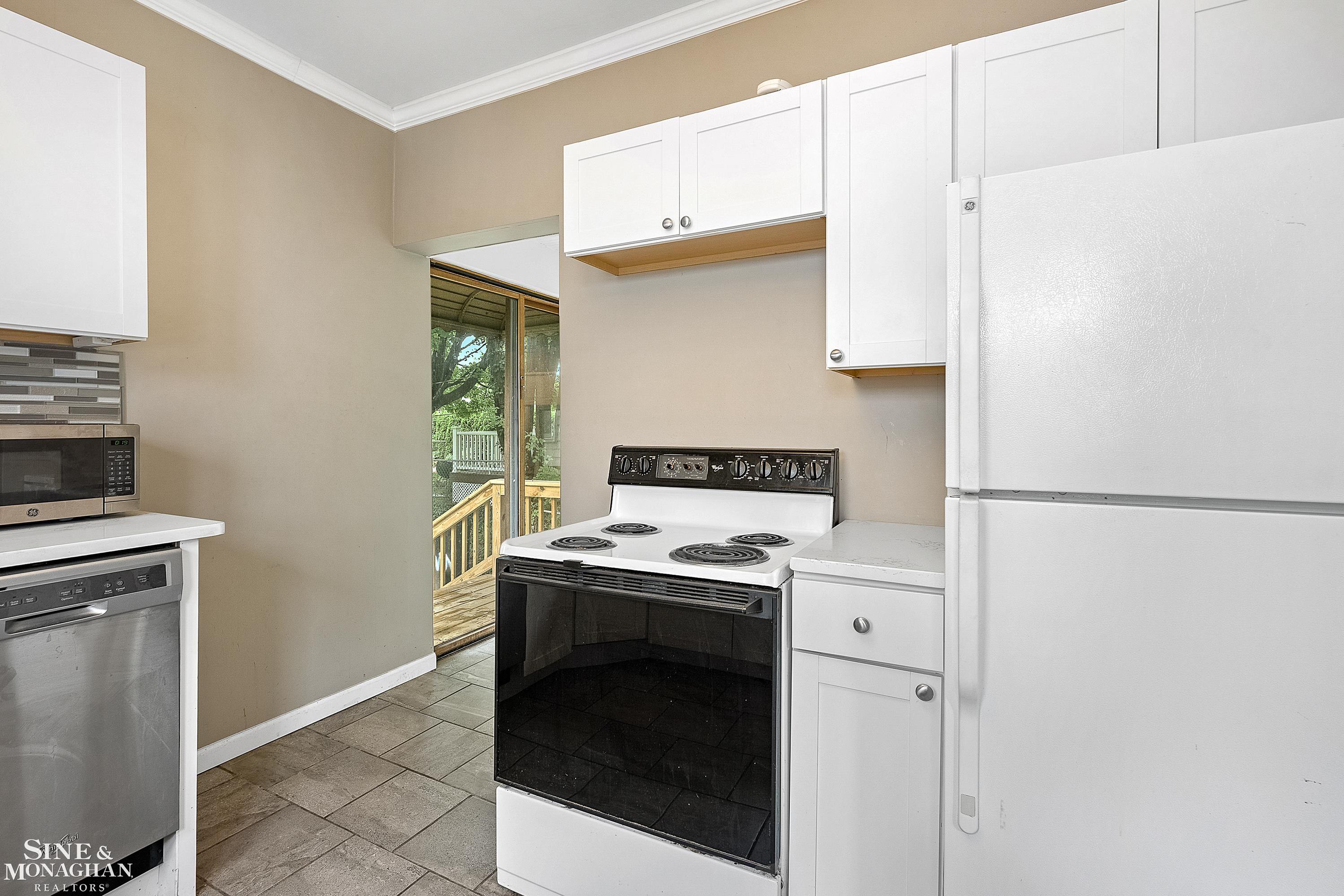 541 Neff Road Grosse Pointe, MI 48230 - Photo 9 of 19 50151232-f8a44142-05b5-4da6-b24b-3956d885207f.JPG