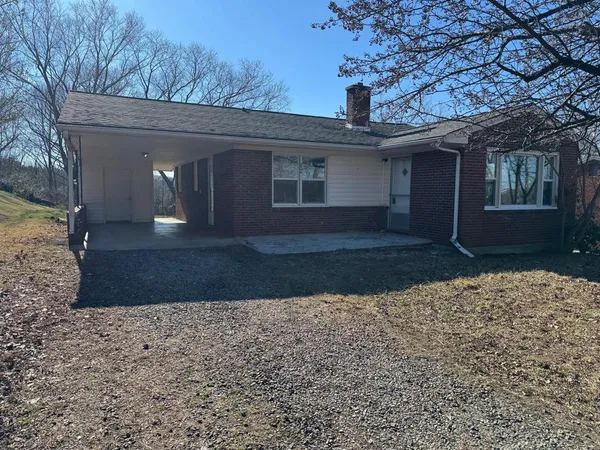 $1,050 | 824 Clearview Drive, Martinsville, VA 24112