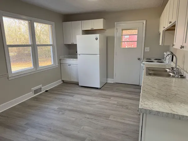 $1,050 | 824 Clearview Drive, Martinsville, VA 24112