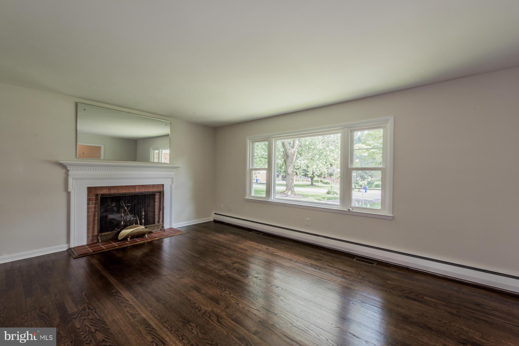 9722 Hillsmere Road Ellicott City, MD 21042 - Photo 2 of 27 Living Room