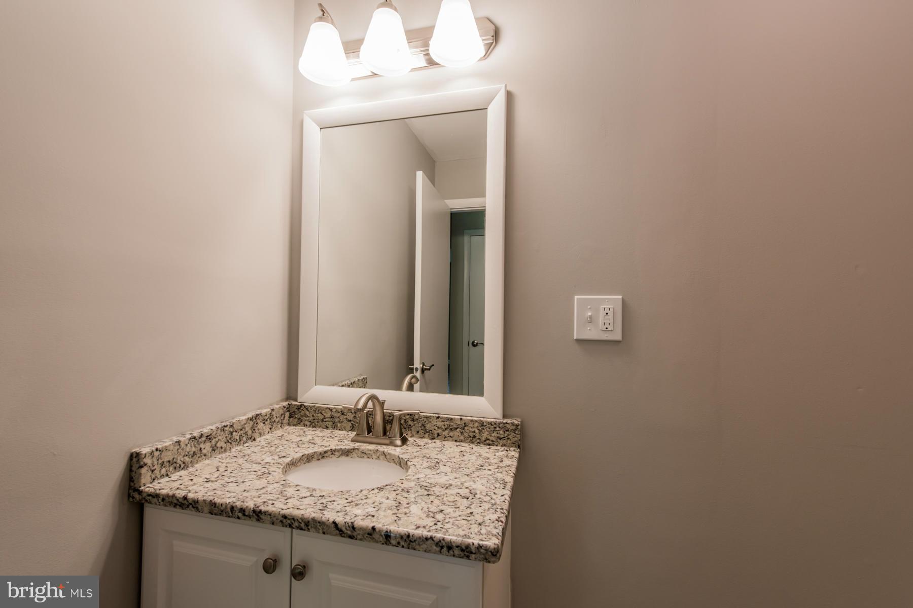 9722 Hillsmere Road Ellicott City, MD 21042 - Photo 13 of 27 Bath