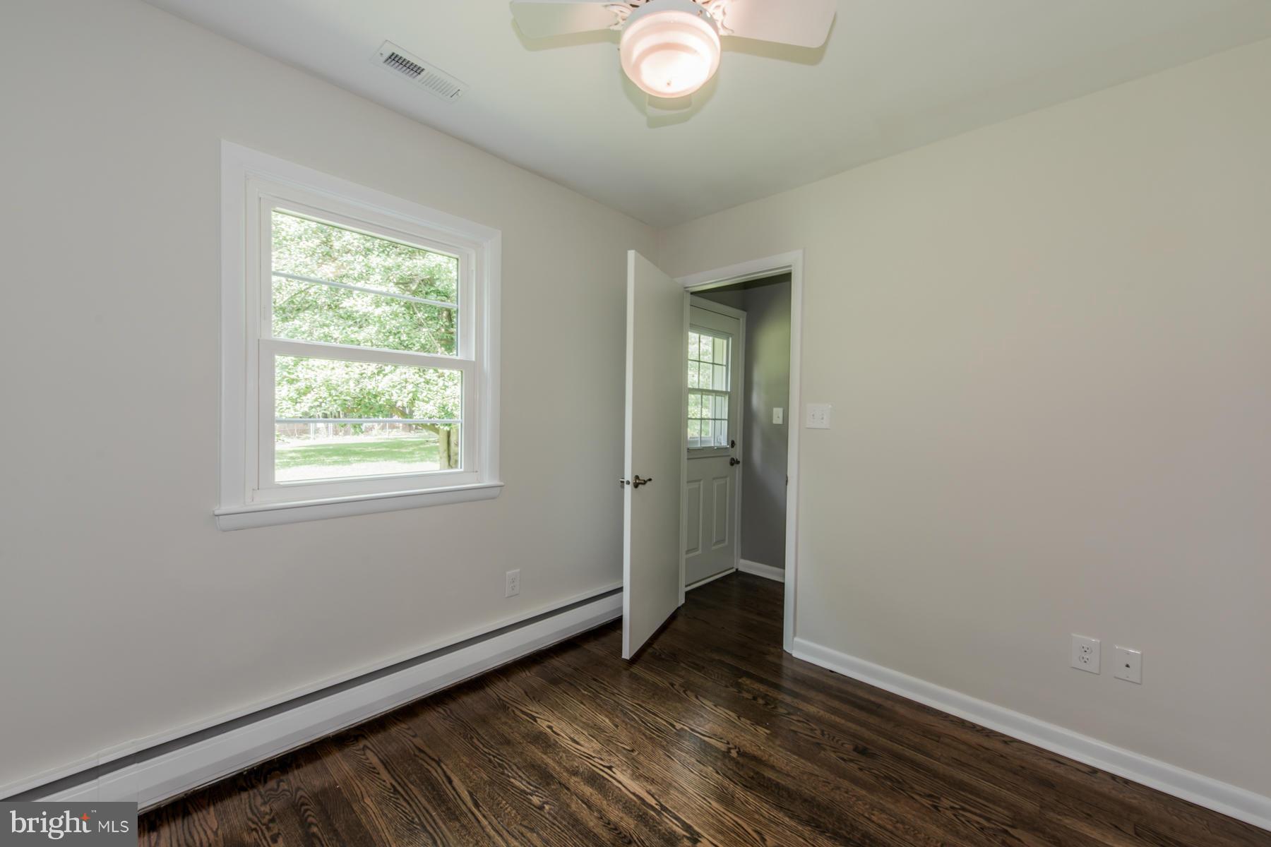9722 Hillsmere Road Ellicott City, MD 21042 - Photo 20 of 27 Den