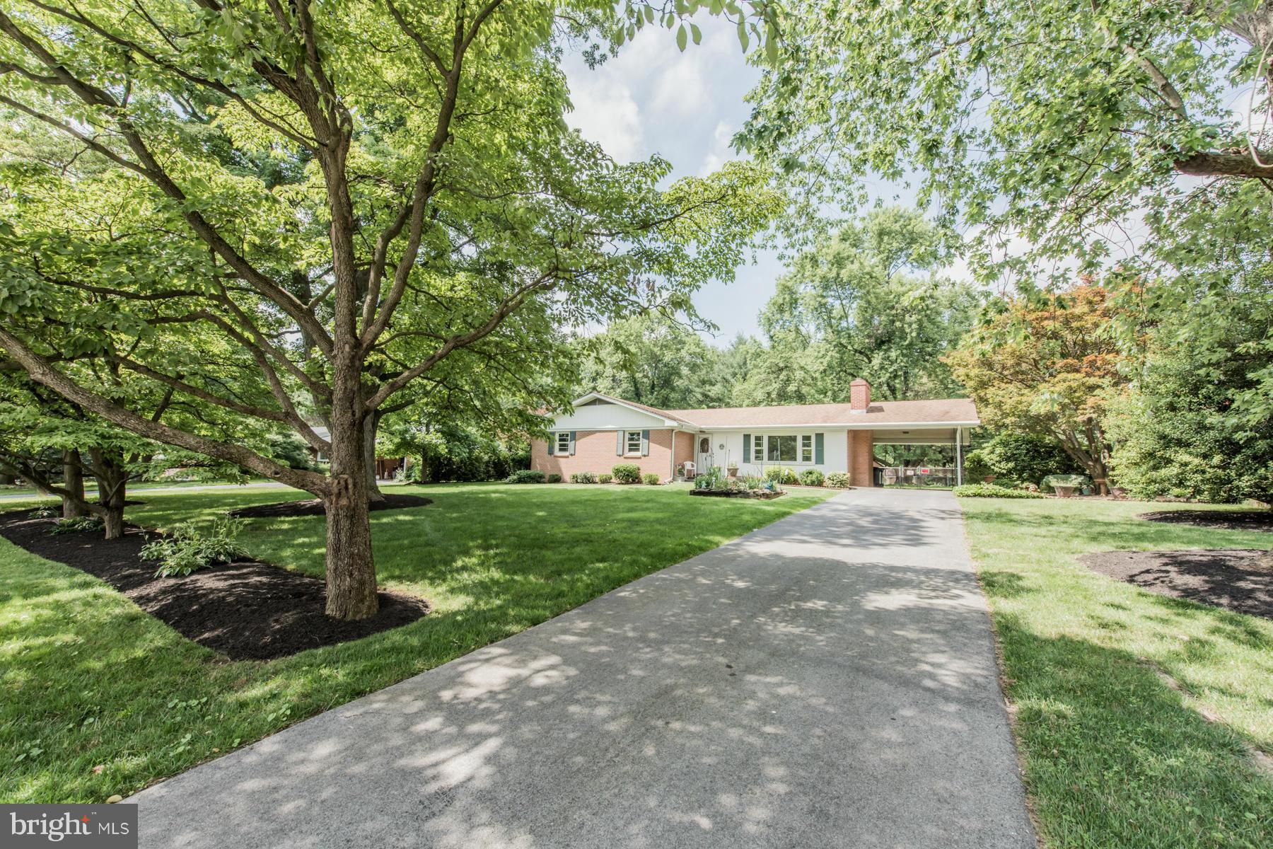 9722 Hillsmere Road Ellicott City, MD 21042 - Photo 5 of 27 Driveway