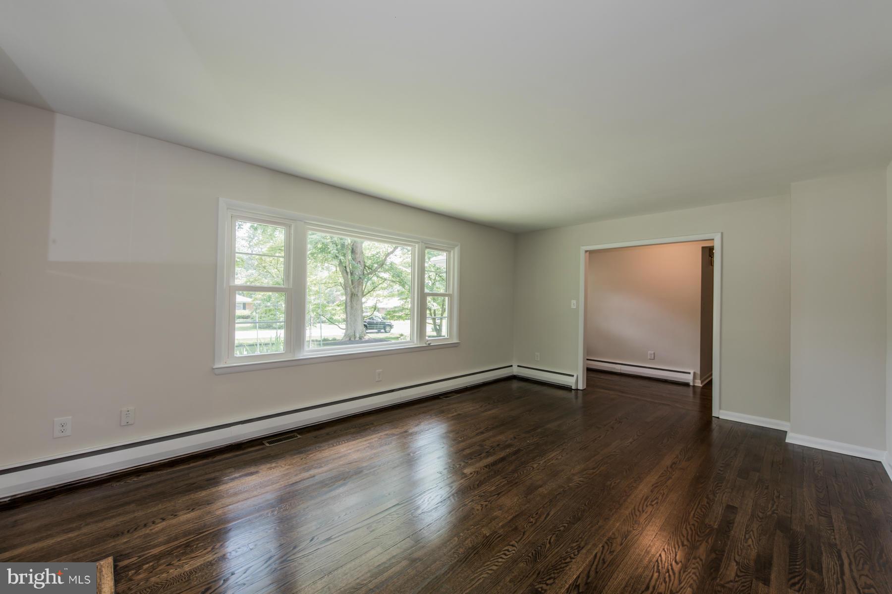 9722 Hillsmere Road Ellicott City, MD 21042 - Photo 7 of 27 Living Room