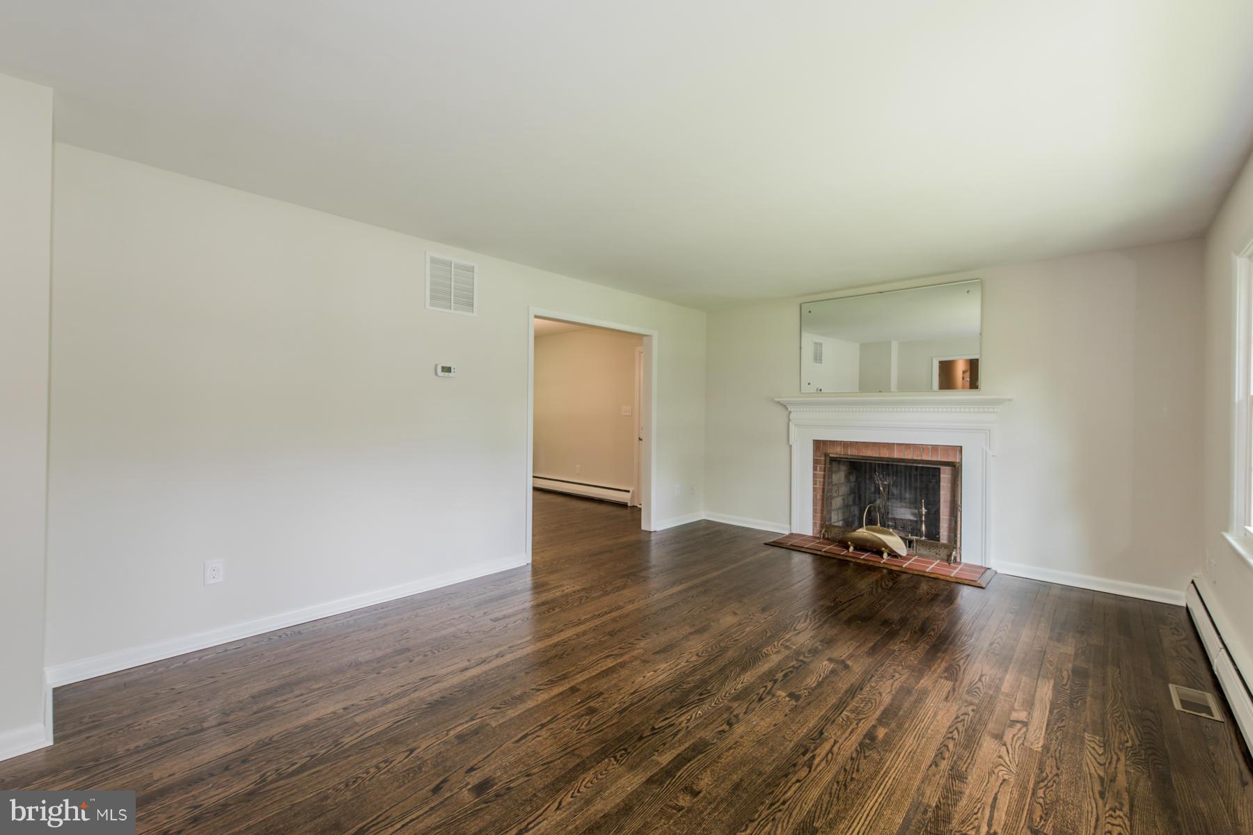 9722 Hillsmere Road Ellicott City, MD 21042 - Photo 8 of 27 Living Room