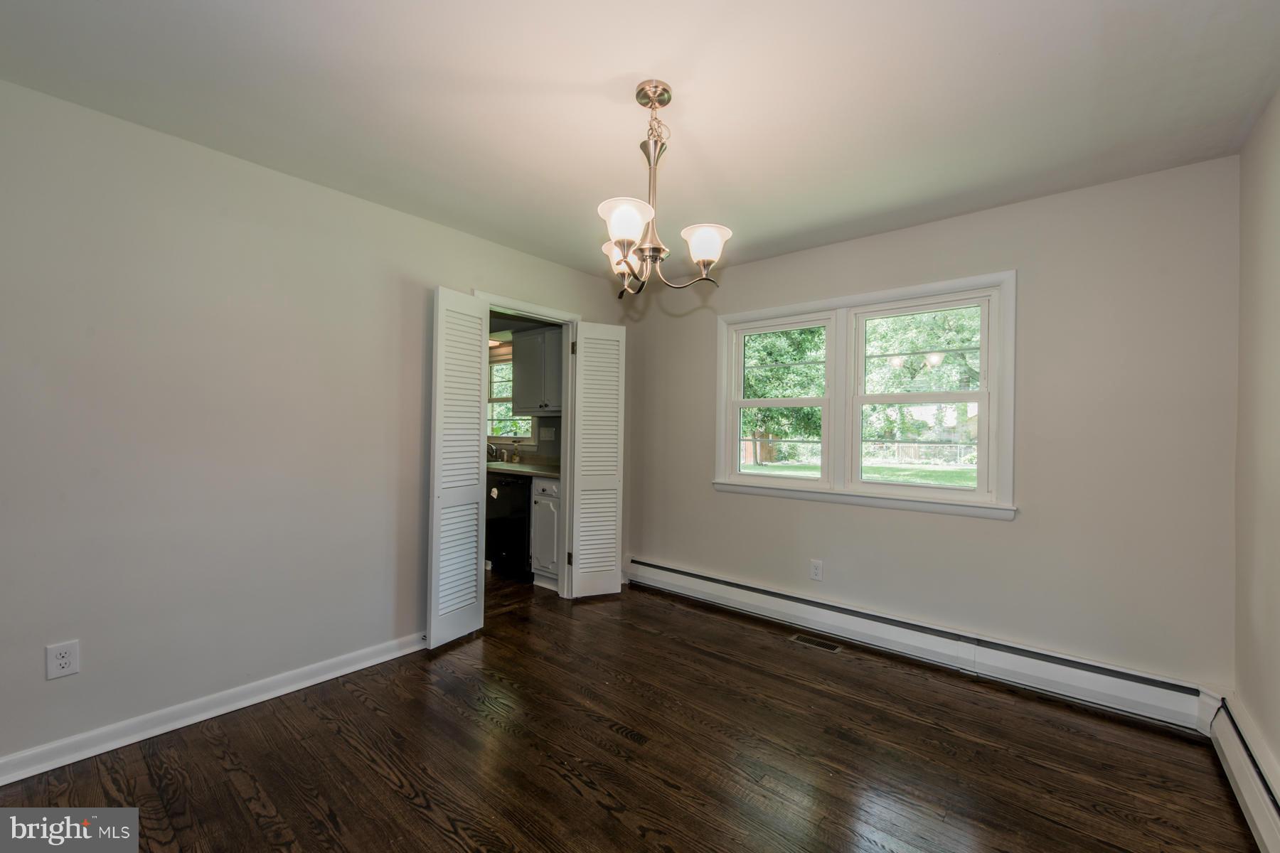 9722 Hillsmere Road Ellicott City, MD 21042 - Photo 9 of 27 Dining Room