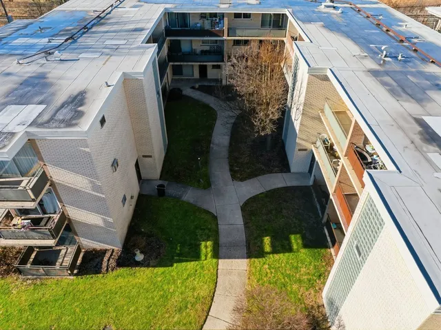 $115,000 | 12558 Fairview Avenue, Unit 3A, Blue Island, IL 60406