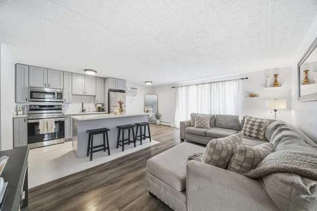 $115,000 | 12558 Fairview Avenue, Unit 3A, Blue Island, IL 60406