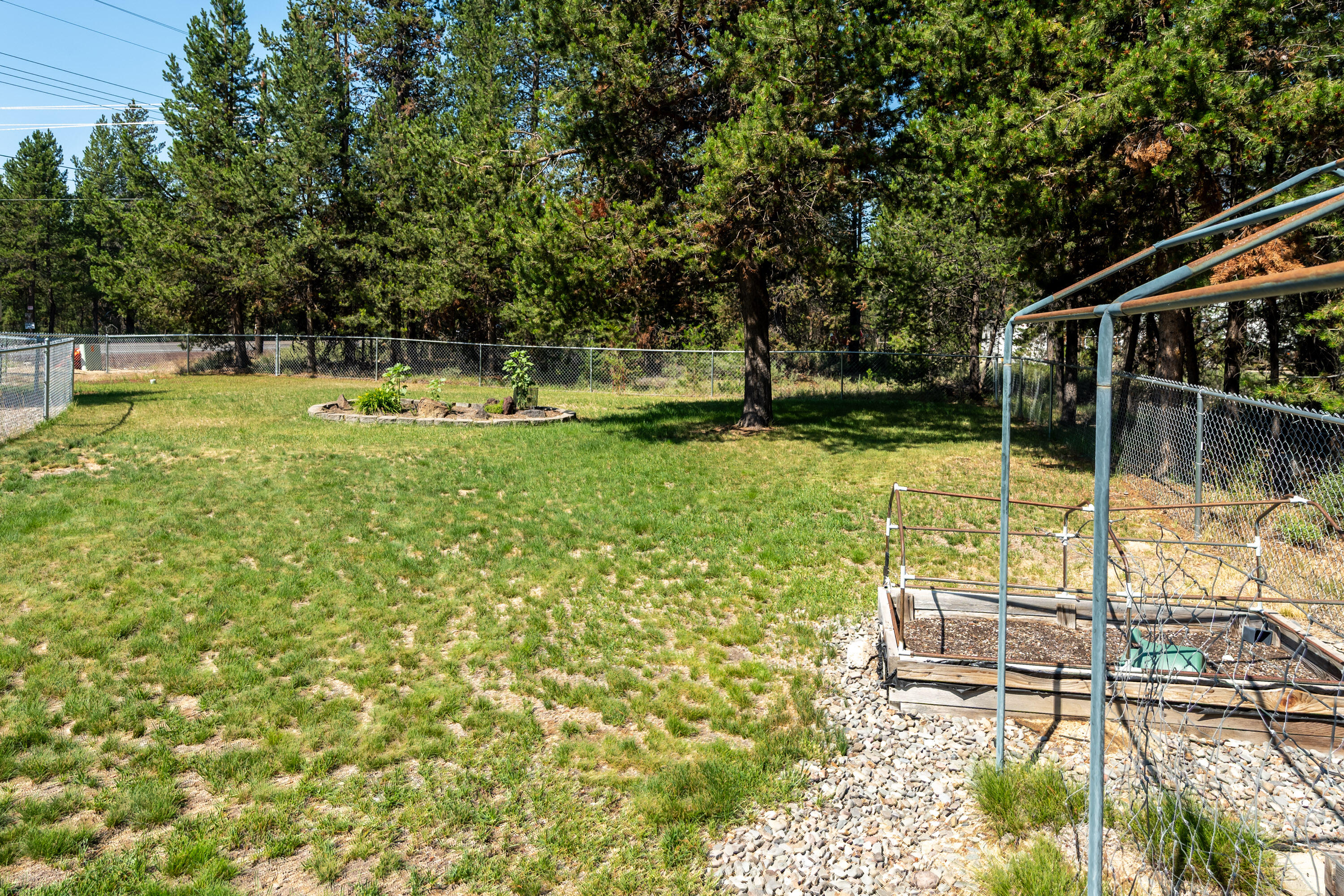 15610 Burgess Road La Pine, OR 97739 - Photo 23 of 33 TPark_3376_071625-HDR