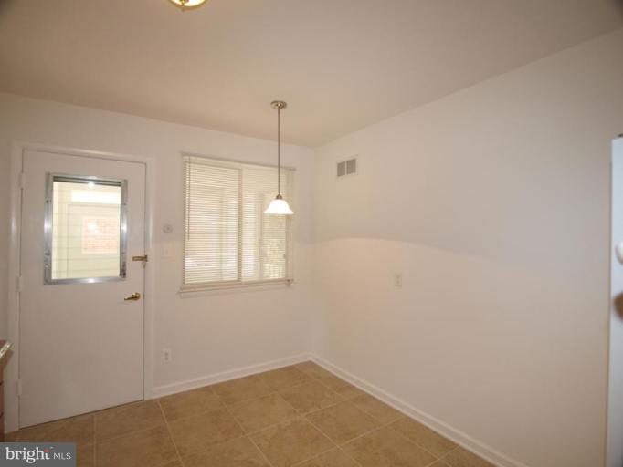 722 Whitaker Terrace Silver Spring, MD 20901 - Photo 18 of 25 Breakfast Area