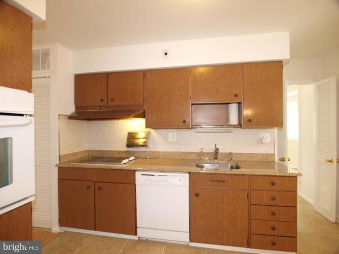 722 Whitaker Terrace Silver Spring, MD 20901 - Photo 10 of 25 Kitchen #2