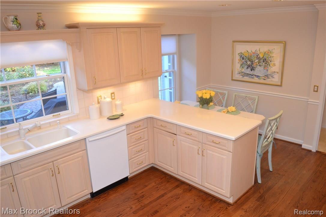 2640 Amberly Road Bloomfield Hills, MI 48301 - Photo 13 of 29 2.JPG