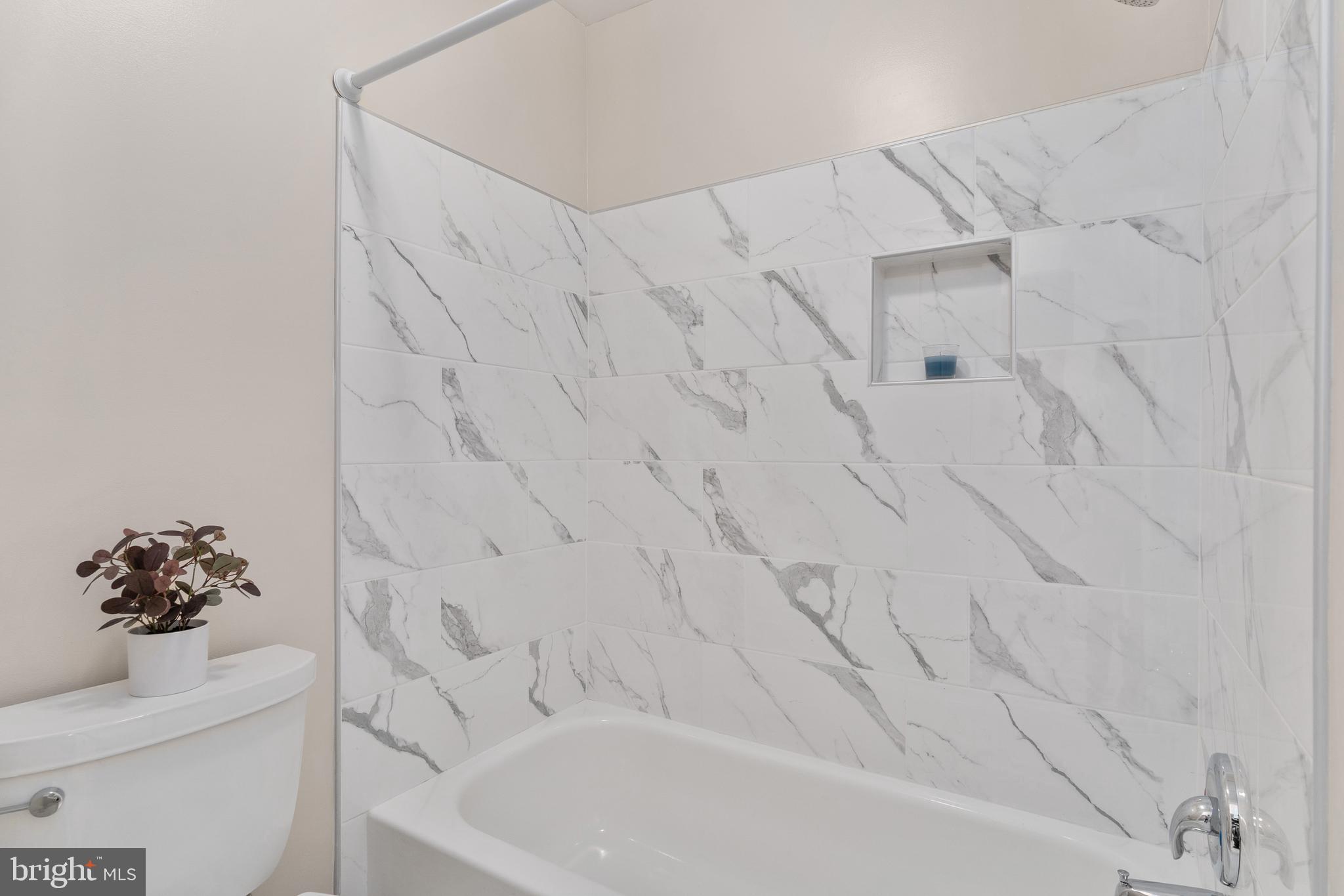 5491 Rector Drive Woodbridge, VA 22193 - Photo 16 of 22 Primary Bathroom