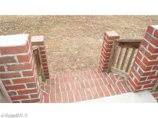 180 Mallard Road Madison, NC 27025 - Photo 2 of 16 Exterior Front.