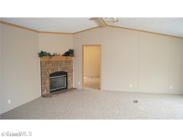 180 Mallard Road Madison, NC 27025 - Photo 5 of 16 Living Room.