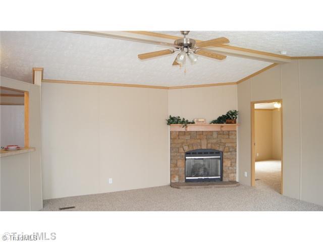 180 Mallard Road Madison, NC 27025 - Photo 6 of 16 Living Room.