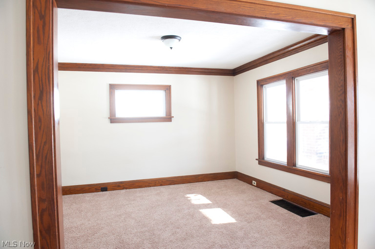 4511 Liberty Road Cleveland, OH 44121 - Photo 3 of 20