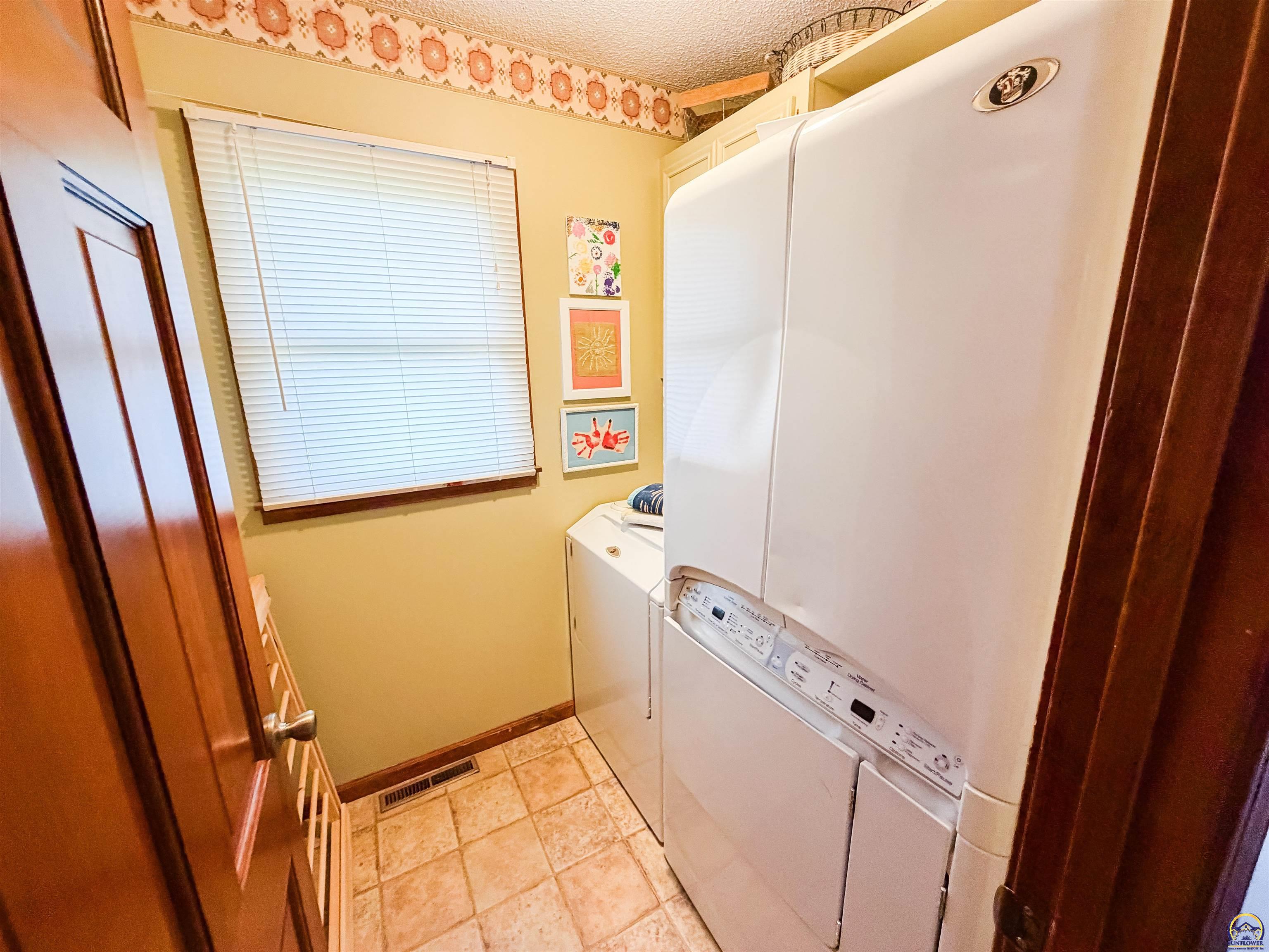 1786 Rd E5 Emporia, KS 66801 - Photo 13 of 62