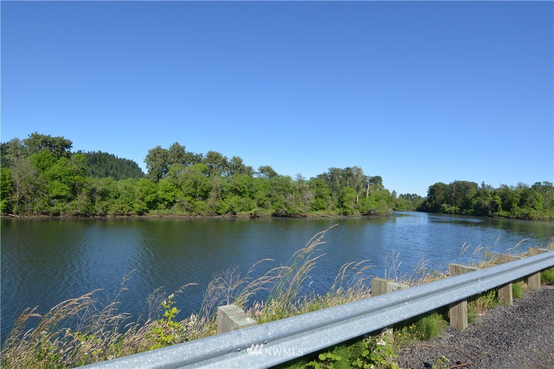 9305 Willow Grove Road Longview, WA 98632 - Photo 10 of 16