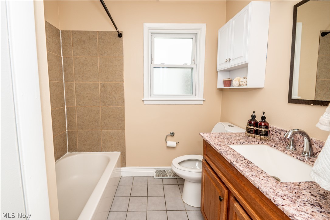 5965 Edgewood Road Cleveland, OH 44124 - Photo 12 of 35