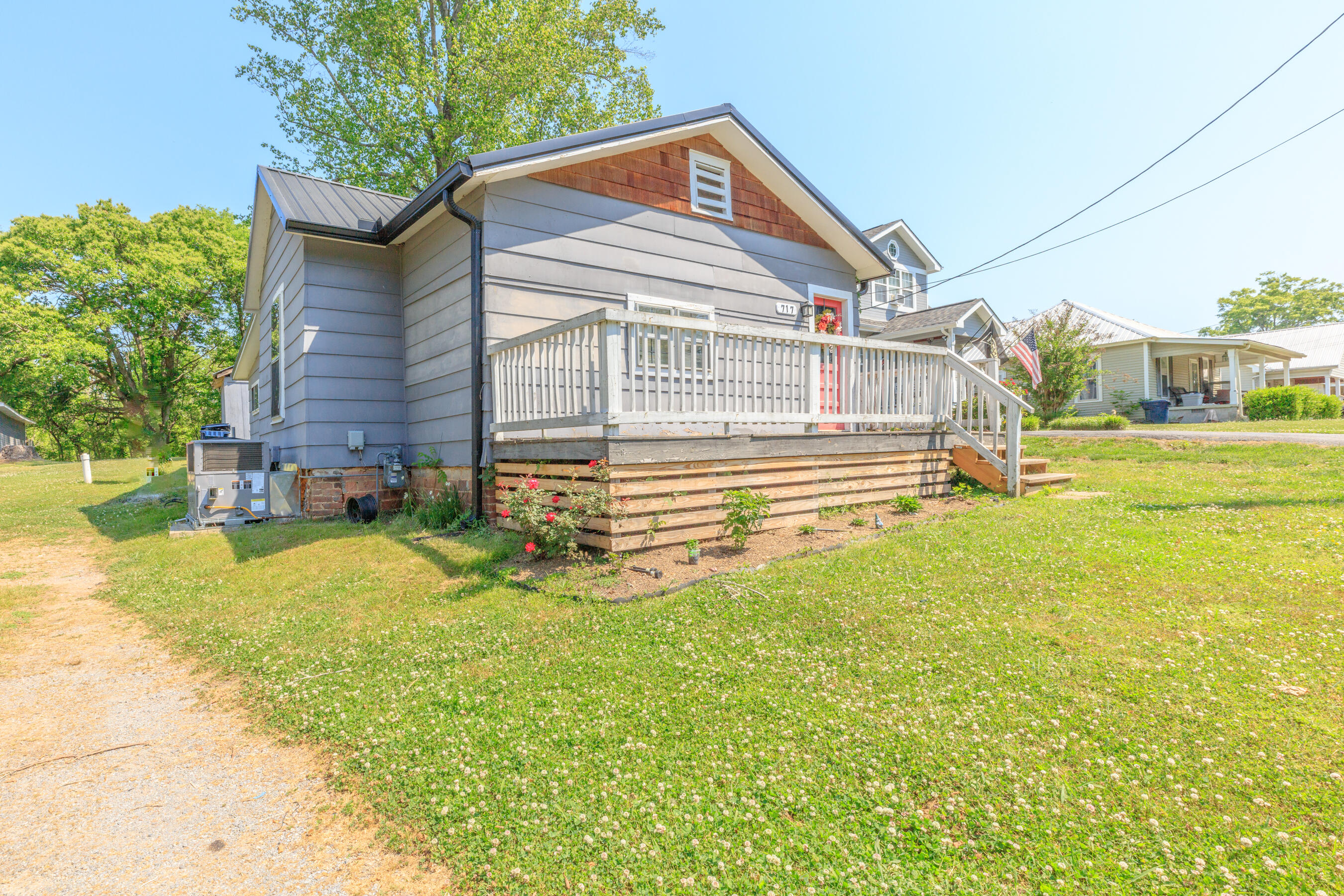 717 West 12th Street Chickamauga, GA 30707 - Photo 26 of 30 717 W. 12th St HD (6)
