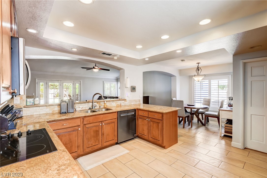 2212 Lucerne Drive Henderson, NV 89014 - Photo 15 of 56