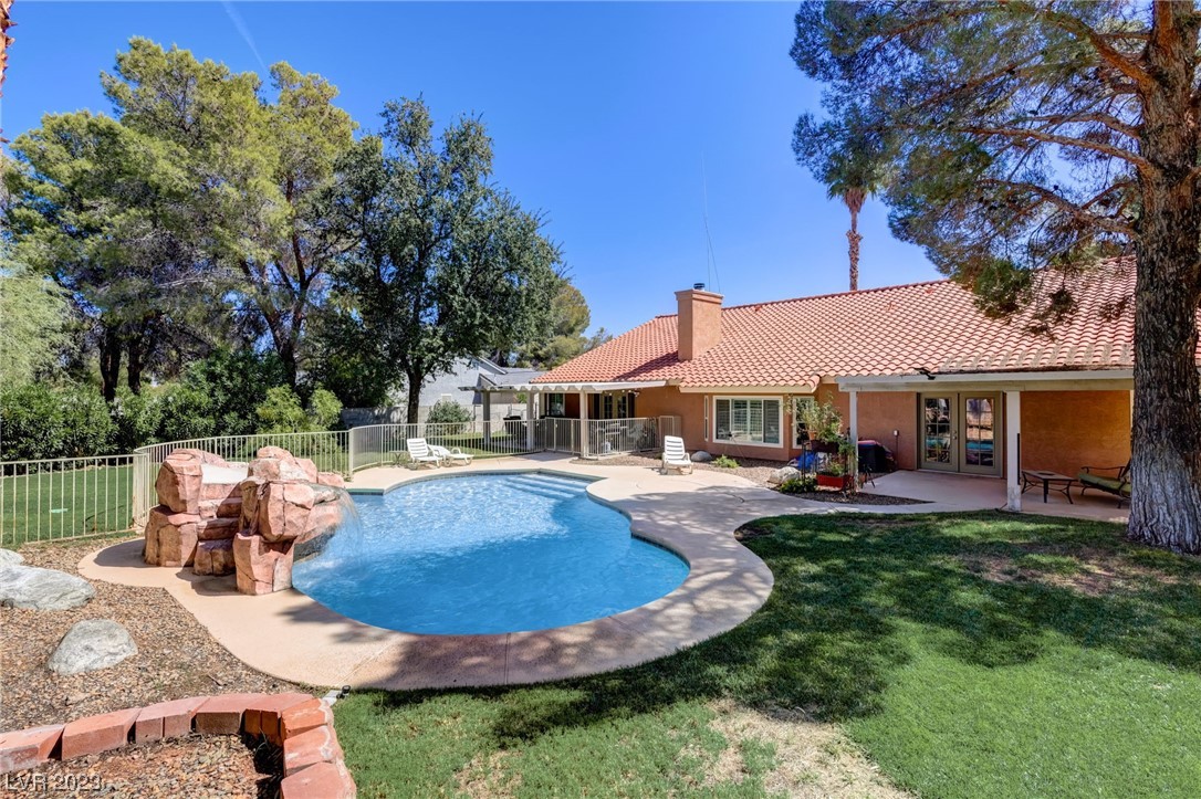 2212 Lucerne Drive Henderson, NV 89014 - Photo 53 of 56