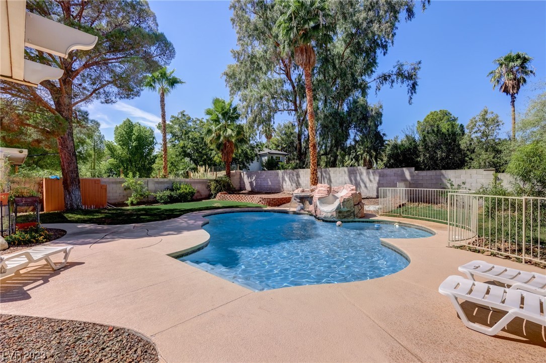 2212 Lucerne Drive Henderson, NV 89014 - Photo 55 of 56