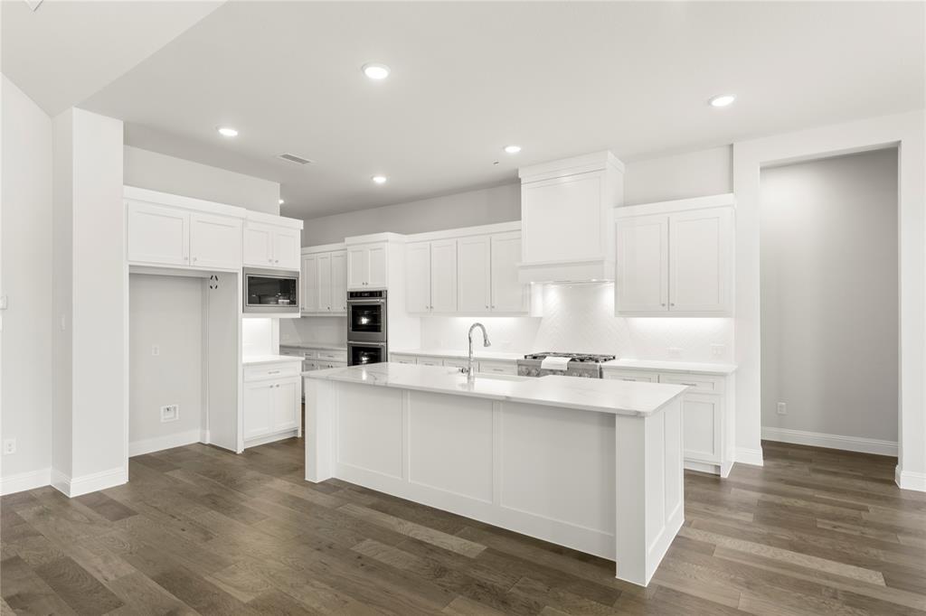 3208 Patterson Court McKinney, TX 75071 - Photo 11 of 30 13. 3208 Patterson - Kitchen (2)