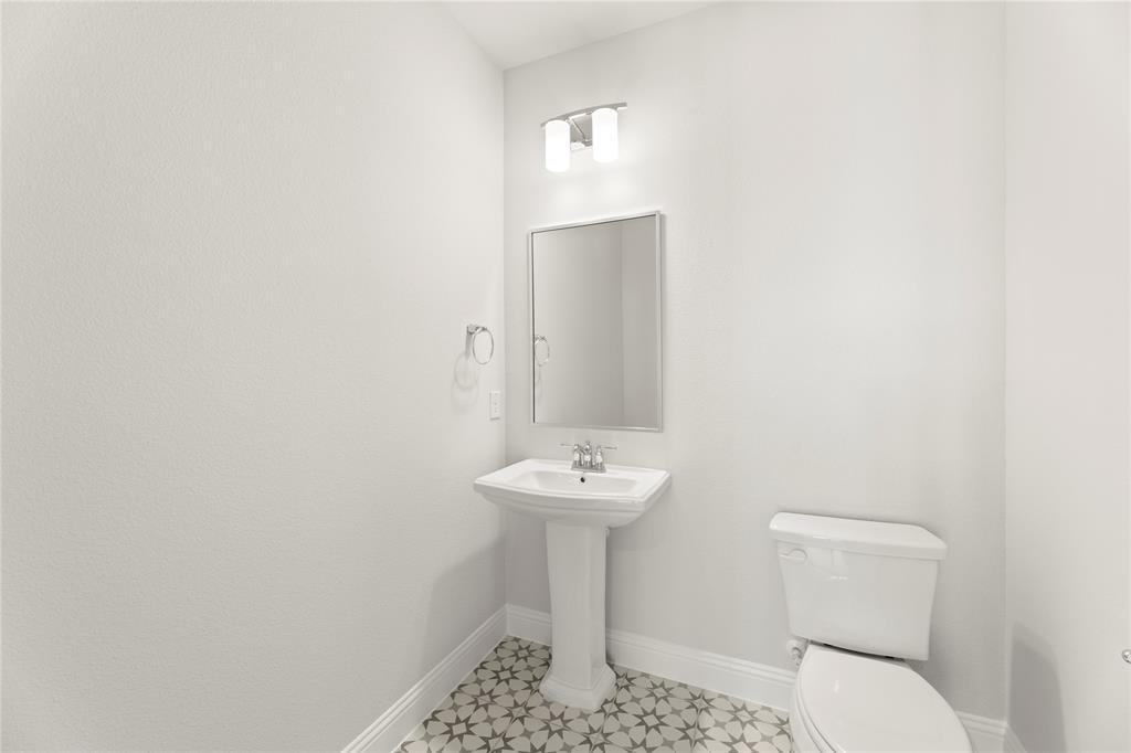 3208 Patterson Court McKinney, TX 75071 - Photo 16 of 30 05. 3208 Patterson - Powder