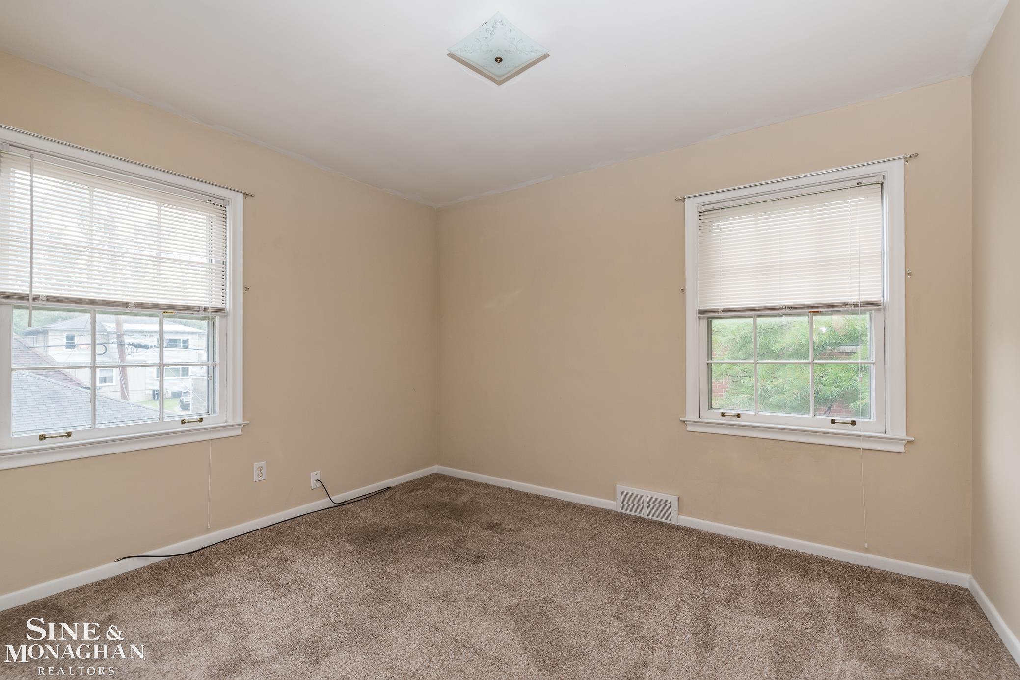 949 Harcourt Road Grosse Pointe, MI 48230 - Photo 11 of 18