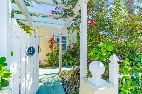 $499,000 | 629 Selkirk Street, West Palm Beach, FL 33405